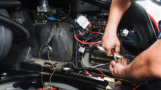 5 Common Indications That Your Car’s Electrical System Is Malfunctioning